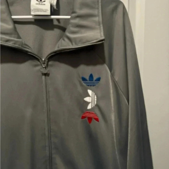 Adidas Gray Silver Track Jacket Men’s Size XLarge Embroidered LogoAdidas - Picture 10 of 11